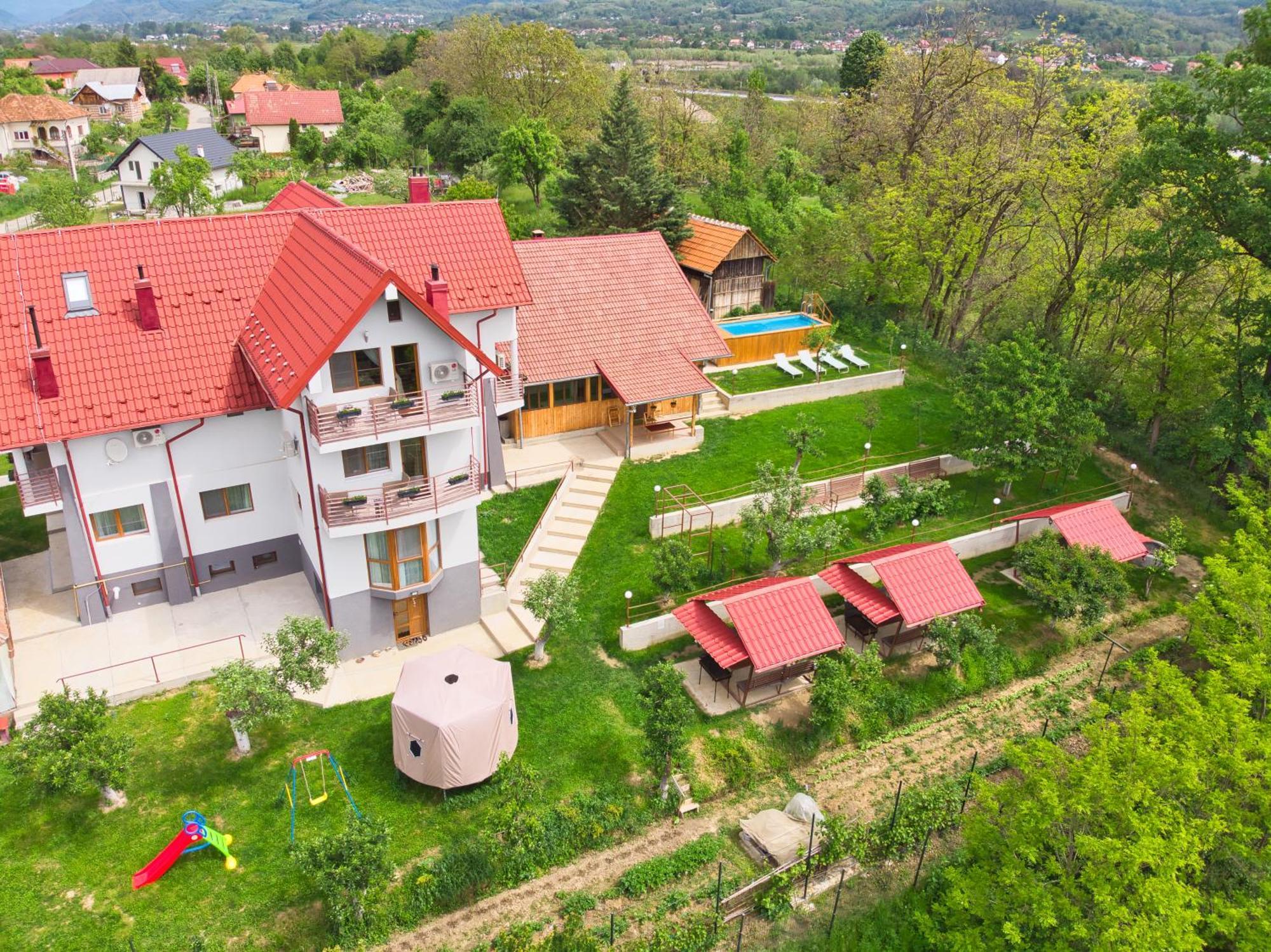 Perla Argesului, Ciubar, Piscina, Lift, Gratar, Cabana, Pensiuni, Hotel Cazare Transfagarasan Curtea De Arges Albestii de Arges Exterior foto
