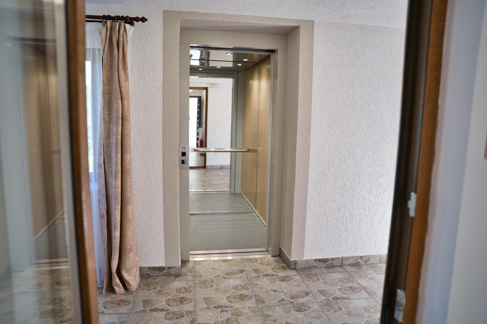 Perla Argesului, Ciubar, Piscina, Lift, Gratar, Cabana, Pensiuni, Hotel Cazare Transfagarasan Curtea De Arges Albestii de Arges Exterior foto