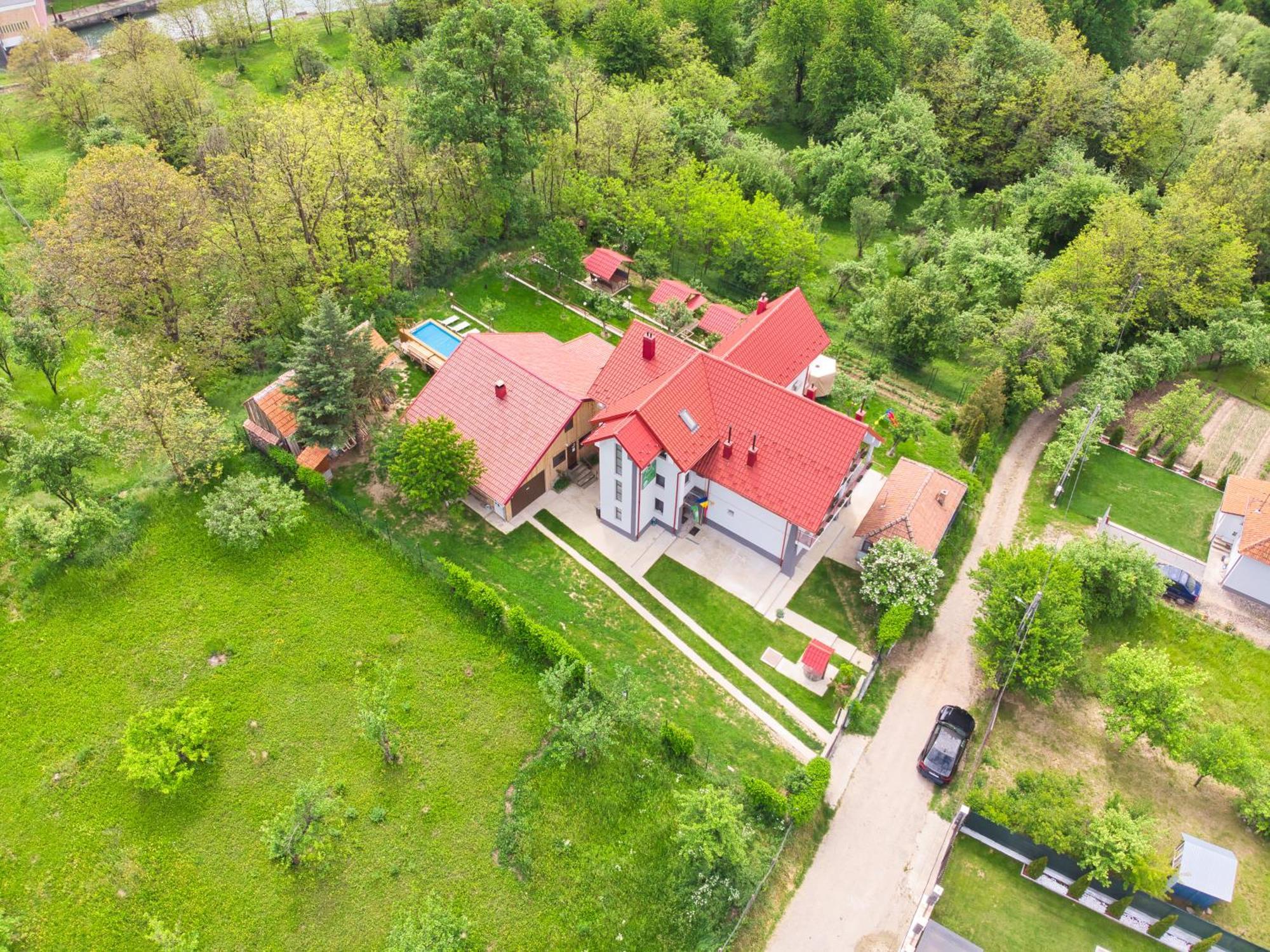 Perla Argesului, Ciubar, Piscina, Lift, Gratar, Cabana, Pensiuni, Hotel Cazare Transfagarasan Curtea De Arges Albestii de Arges Exterior foto